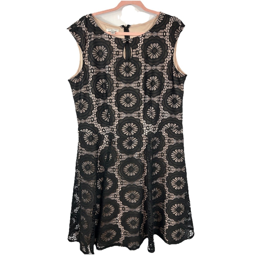 London Style 16W Black Floral Lace Dress Medallion Retro Classic Cocktail Modest